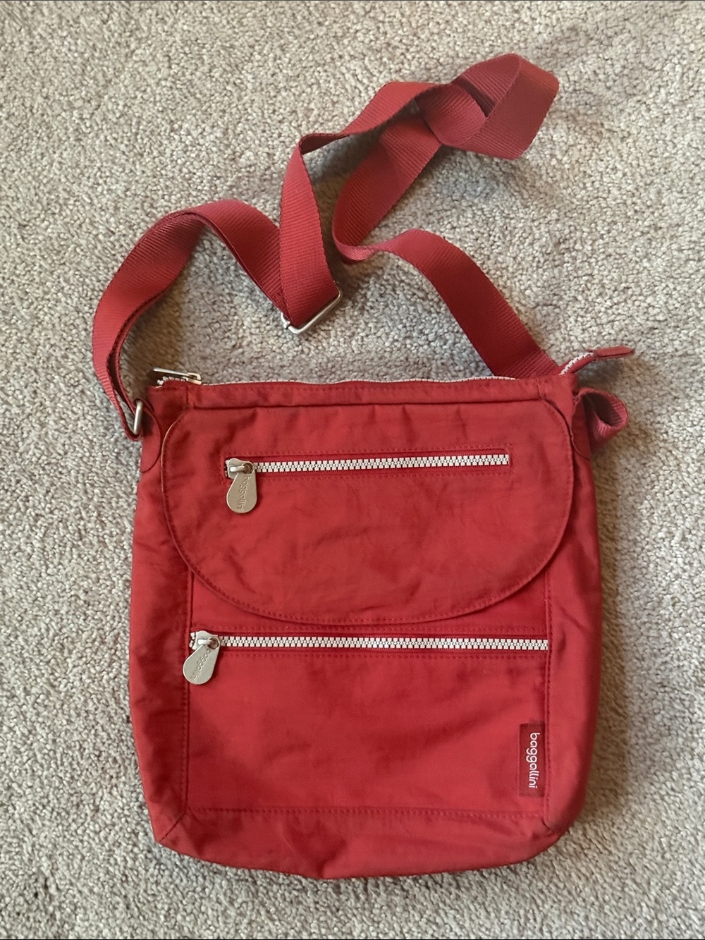 Baggallini Women’s Red Messenger Crossbody Bag!